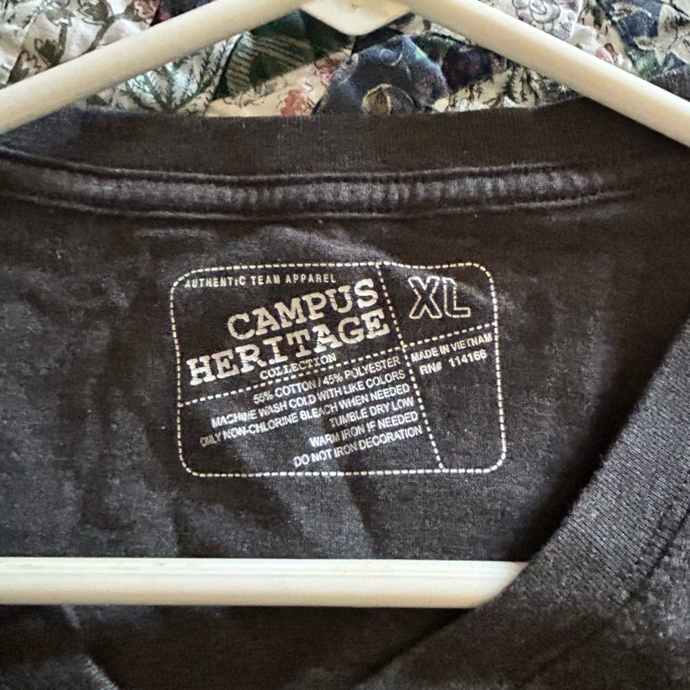 Women’s Purdue shirt - Picture 2 of 2